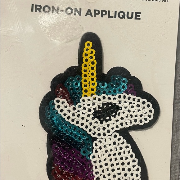 Iron on patch - Picture 2 of 6